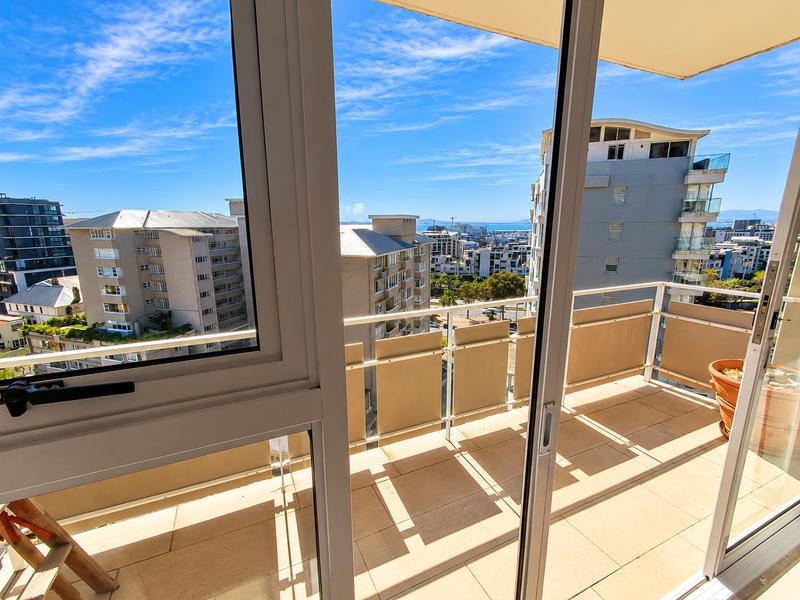 2 Bedroom Property for Sale in Green Point Western Cape